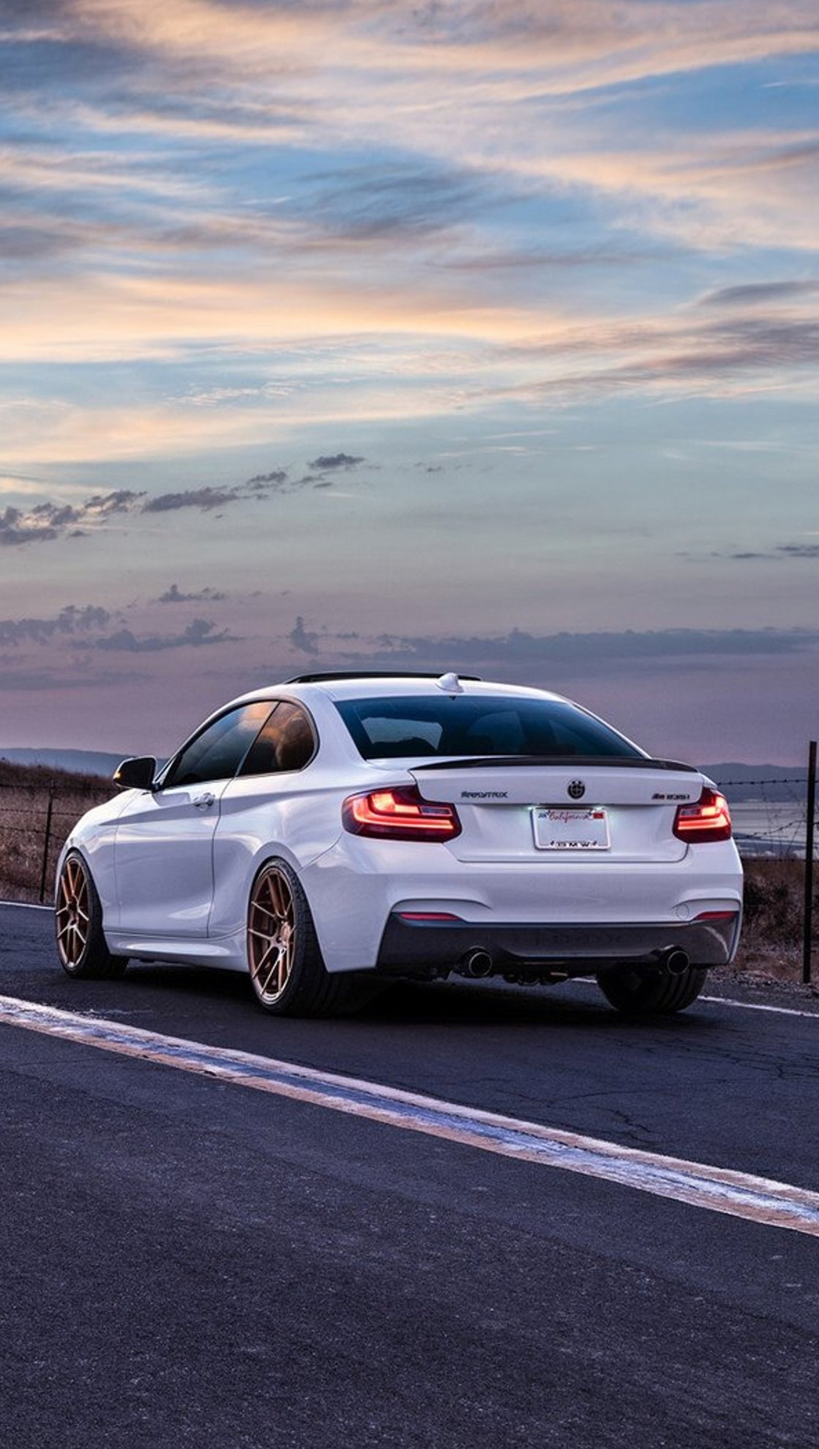 Lade zurück, bmw, auto, neu, straße Hintergrund herunter