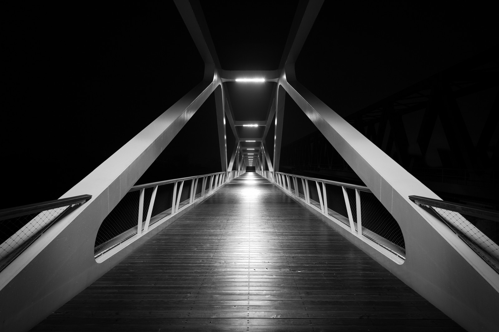 Descargar fondo de pantalla blanco y negro, puente, negro, ligero, simetría