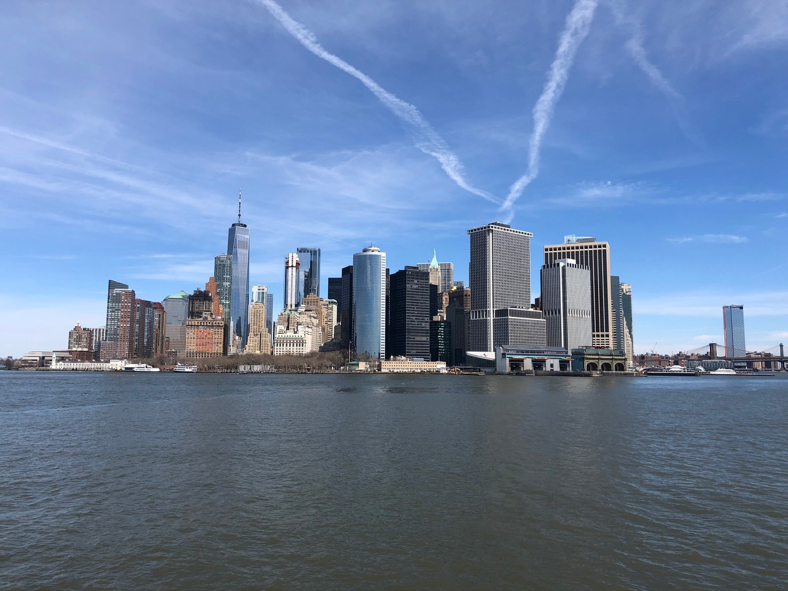 Скачать обои нью йорк, new york city, небоскреб, вода, дневное время