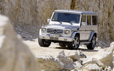 Mercedes-Benz G-Class: Excelência em Off-Road em uma paisagem acidentada