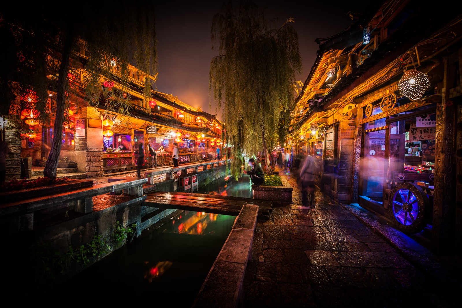 Lade nacht, straße, stadt, dunkelheit, reflexion Hintergrund herunter