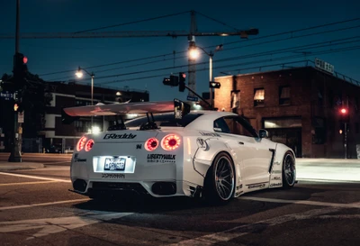 Nissan GTR R35 modificado por Liberty Walk de noche