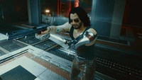 Johnny Silverhand de Cyberpunk 2077 está mirando uma arma de fogo com um braço cibernético.