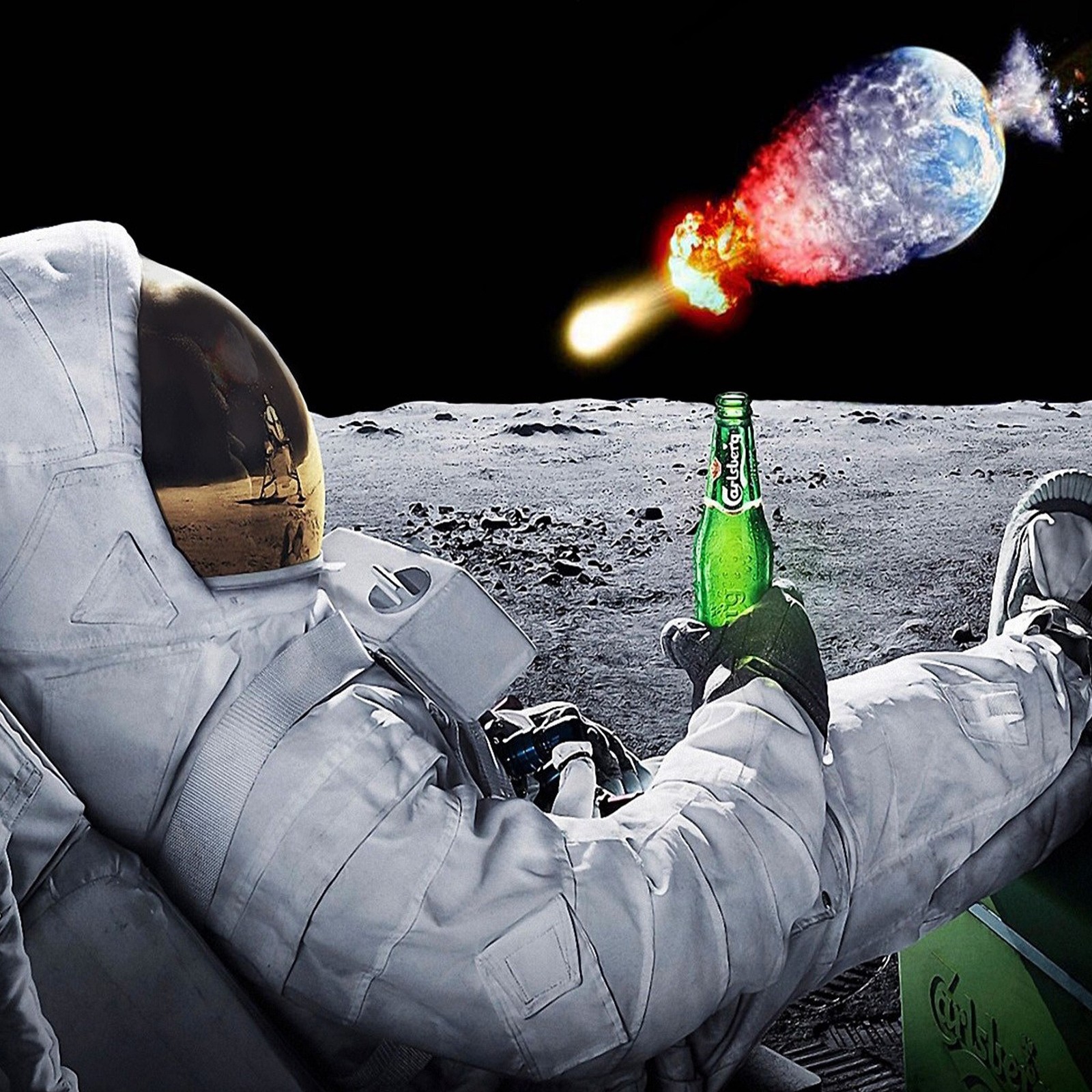 Astronauta em um traje espacial branco com uma garrafa de cerveja e uma estrela cadente (relaxamento, maravilhoso, mundo)