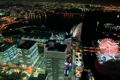 Paysage urbain nocturne de Yokohama : une vue imprenable sur les gratte-ciel et les monuments