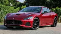 Maserati GranTurismo : Un chef-d'œuvre de voiture de sport rouge époustouflant