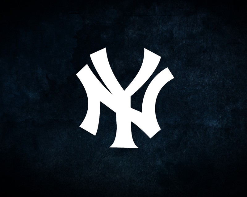 Близкий план логотипа бейсбола на темном фоне (нью йорк янки, new york yankees, mlb, логотип, графика)