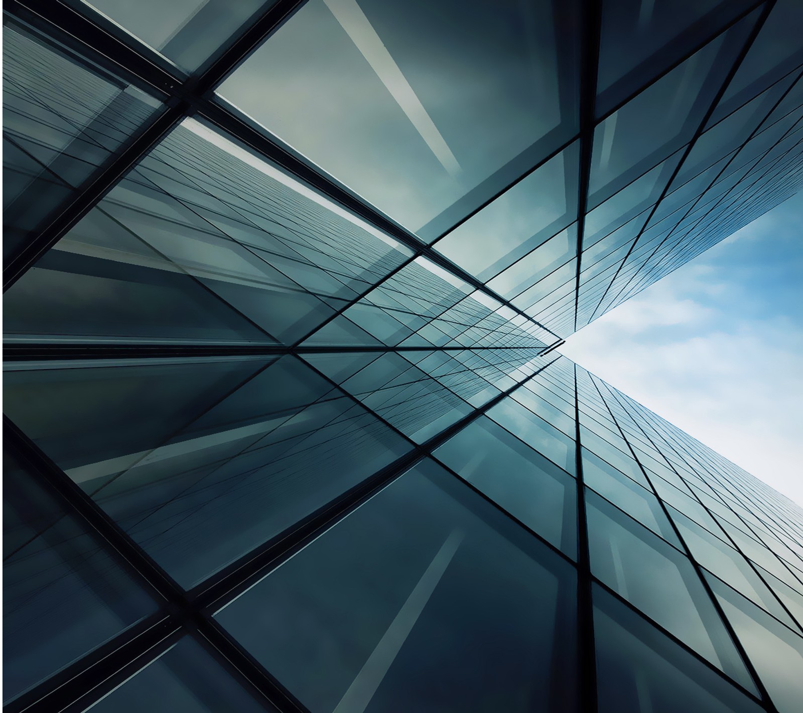 Arafed view of a glass building with a sky background (android, htc one, kuwait, landscape, mughalmab)