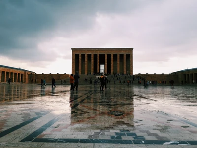 Anıtkabir: O mausoléu de Atatürk em Ancara, refletindo história e patrimônio.