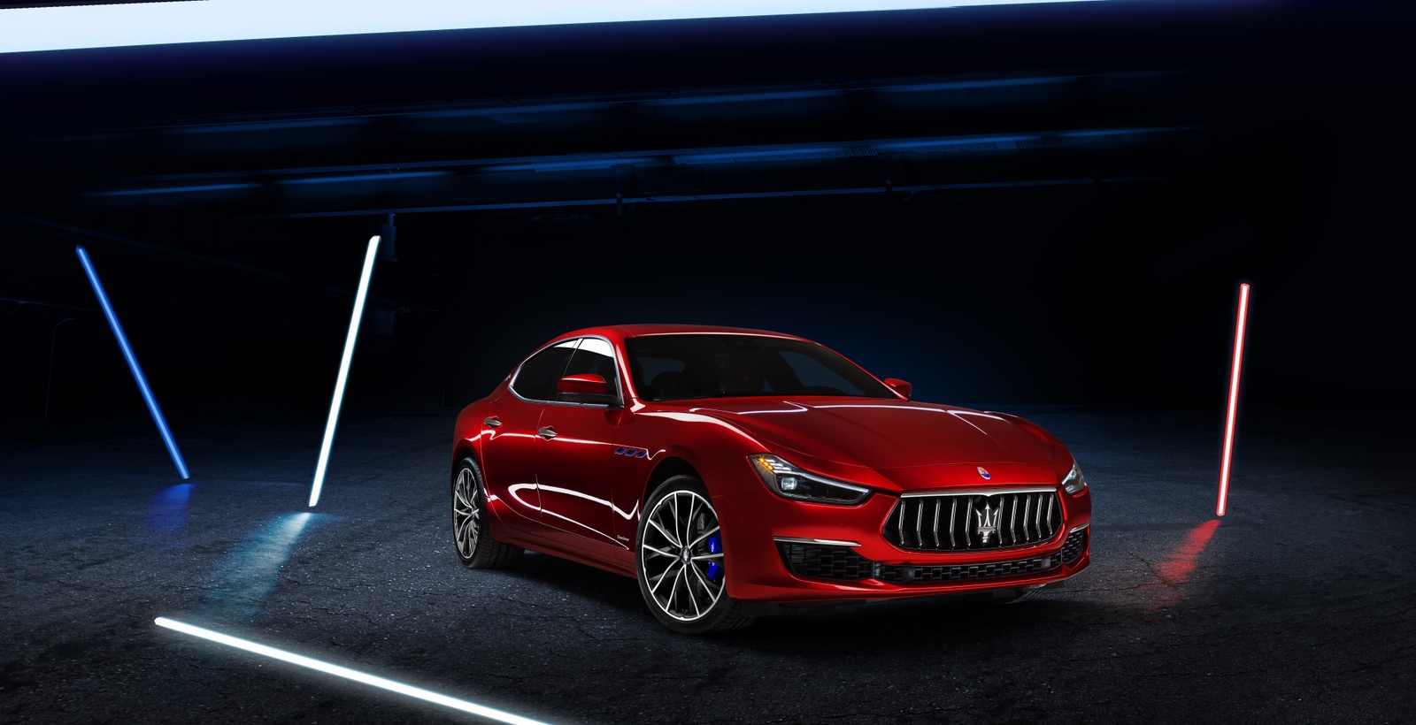 Der masera ist ein neuer sportwagen mit einem schlanken design (maserati ghibli granlusso hybrid, 2020, elektroautos, 5k, 8k)