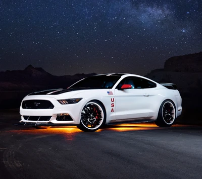 Ford Mustang élégant sous le ciel étoilé américain