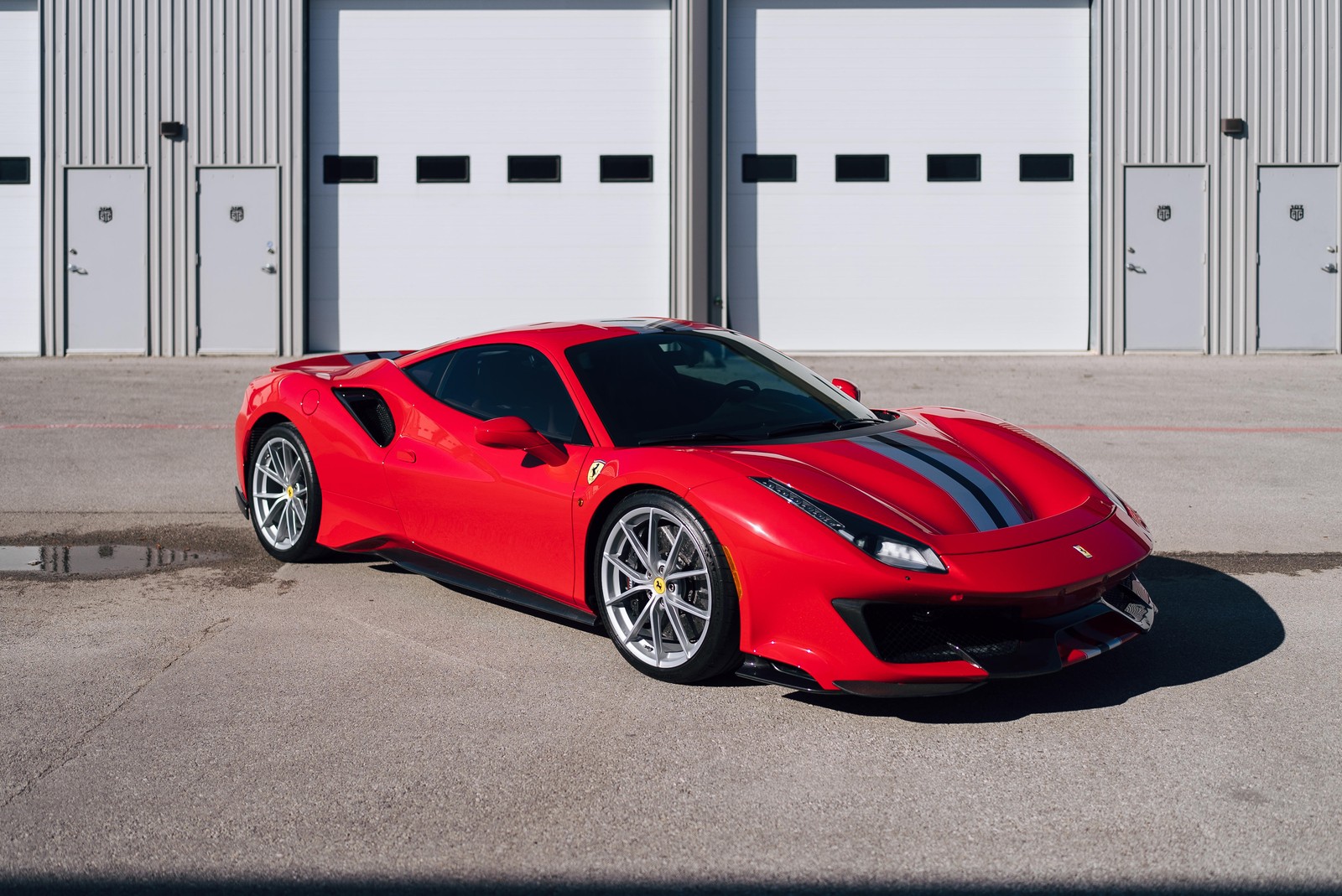 Скачать ferrari 488 pista, красные машины, машины, обои 4k бесплатно