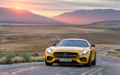 Mercedes-Benz AMG GT на живописной горной дороге на закате