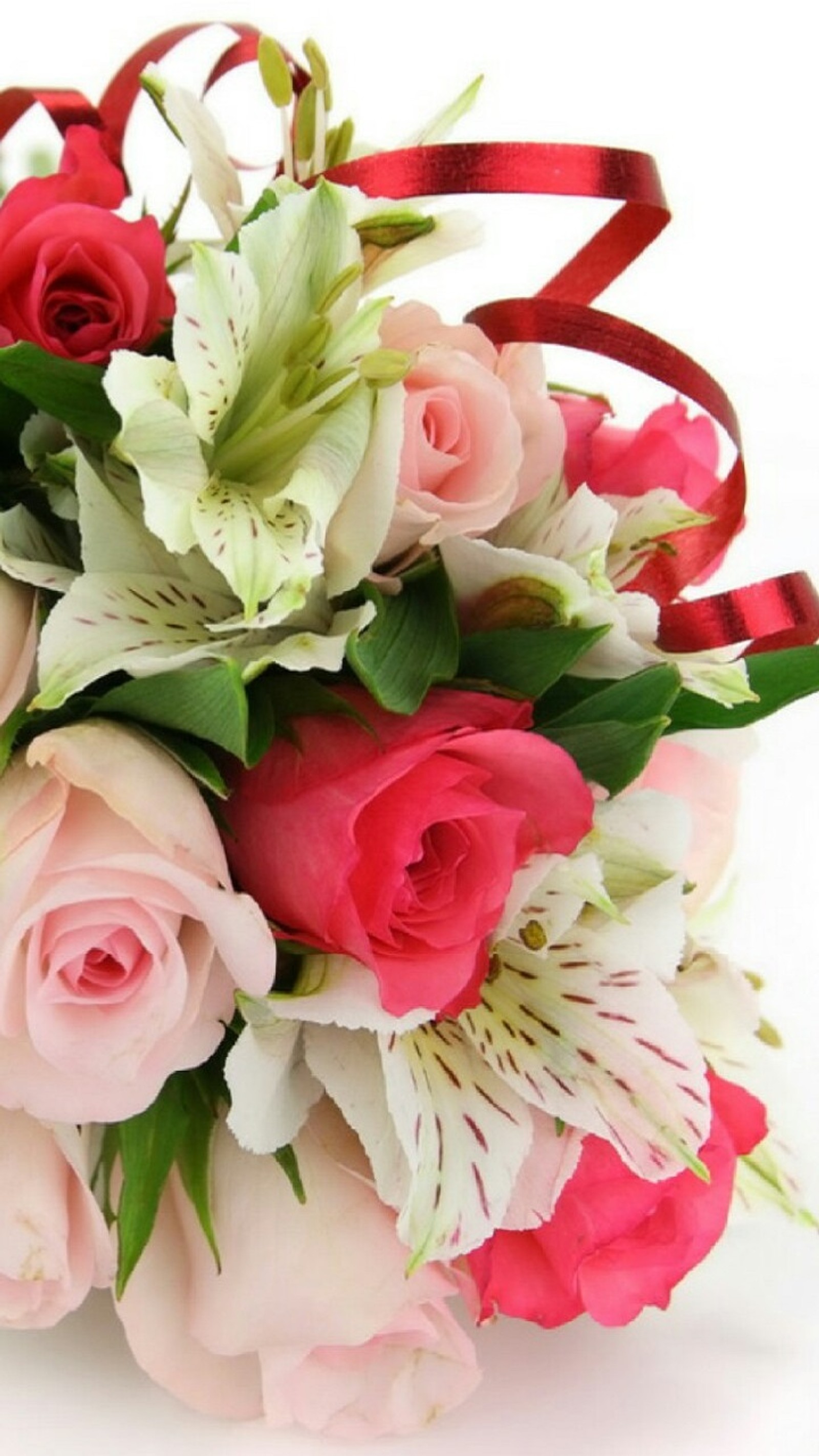 Un bouquet de fleurs avec des fleurs roses et blanches (fleurs, lilly, roses)