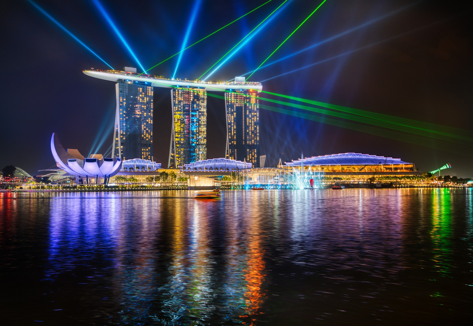 Téléchargez le fond d'écran marina bay sands, light show, singapour, lumières laser, coloré