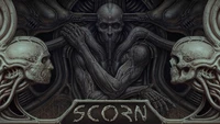 Obra de arte intrincada y inquietante que presenta una figura central entrelazada con elementos mecánicos, flanqueada por calaveras, que encarna la estética inquietante del videojuego "Scorn".