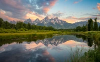 Sonnenuntergang über dem Grand-Teton-Nationalpark: Reflexionen im Snake River