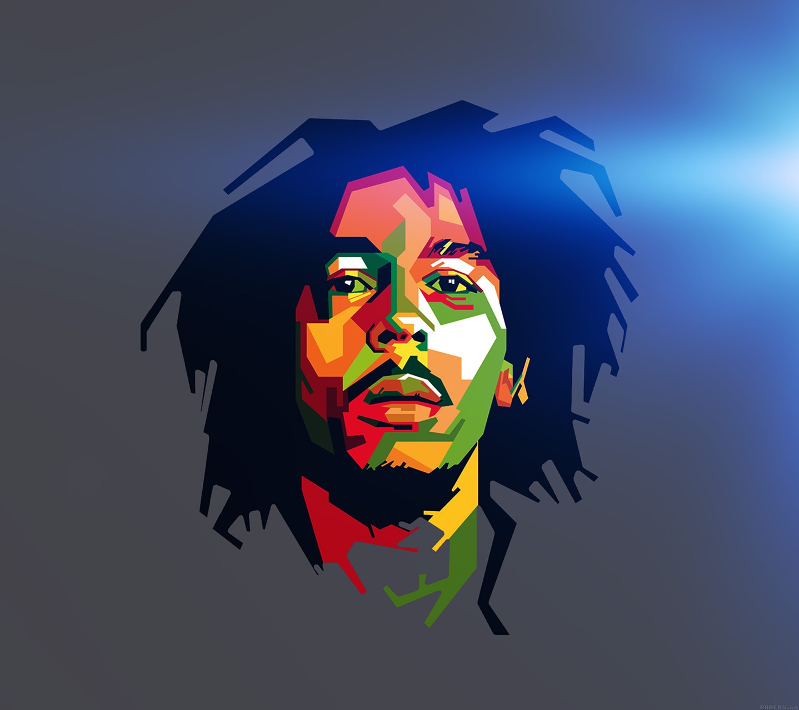 Um close de uma pessoa com dreadlocks em um fundo azul (jamaica, marley, reggae)