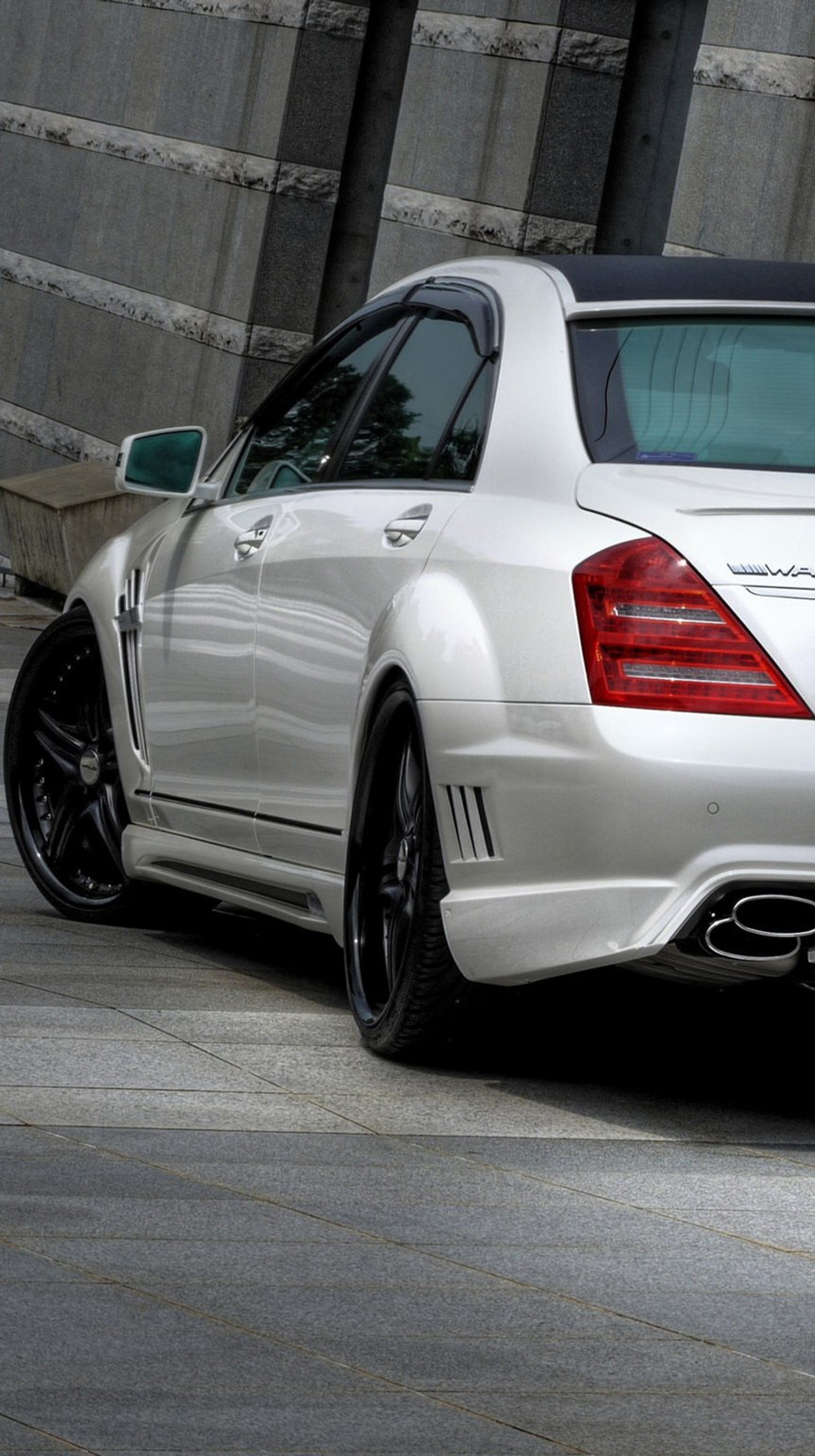 Araffe white mercedes benz benz benz benz benz benz benz benz benz benz benz benz benz benz (amg, benz, mercedes)