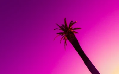 Palmera violeta vibrante contra un cielo púrpura