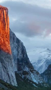 El Capitan ao pôr do sol: Uma paisagem majestosa de Yosemite