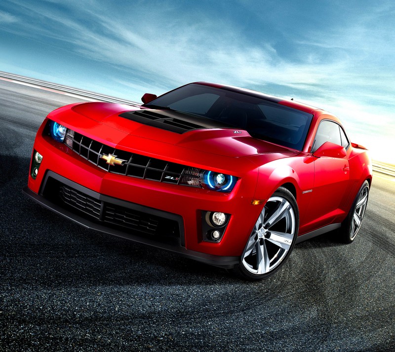 Близкий план красного chevrolet camaro, едущего по дороге (camaro, машины, hd, новый, красный)