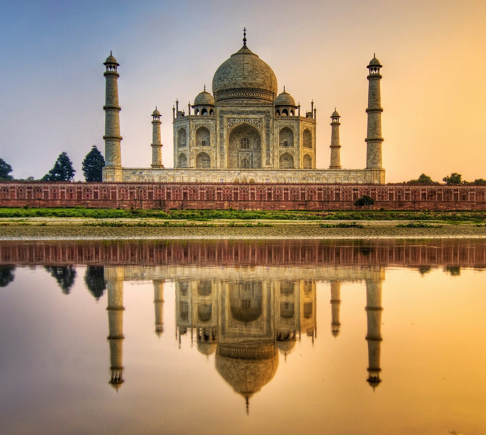 Arafed view of a building with a reflection in the water (india, taj, taj mahal, wonder of world)