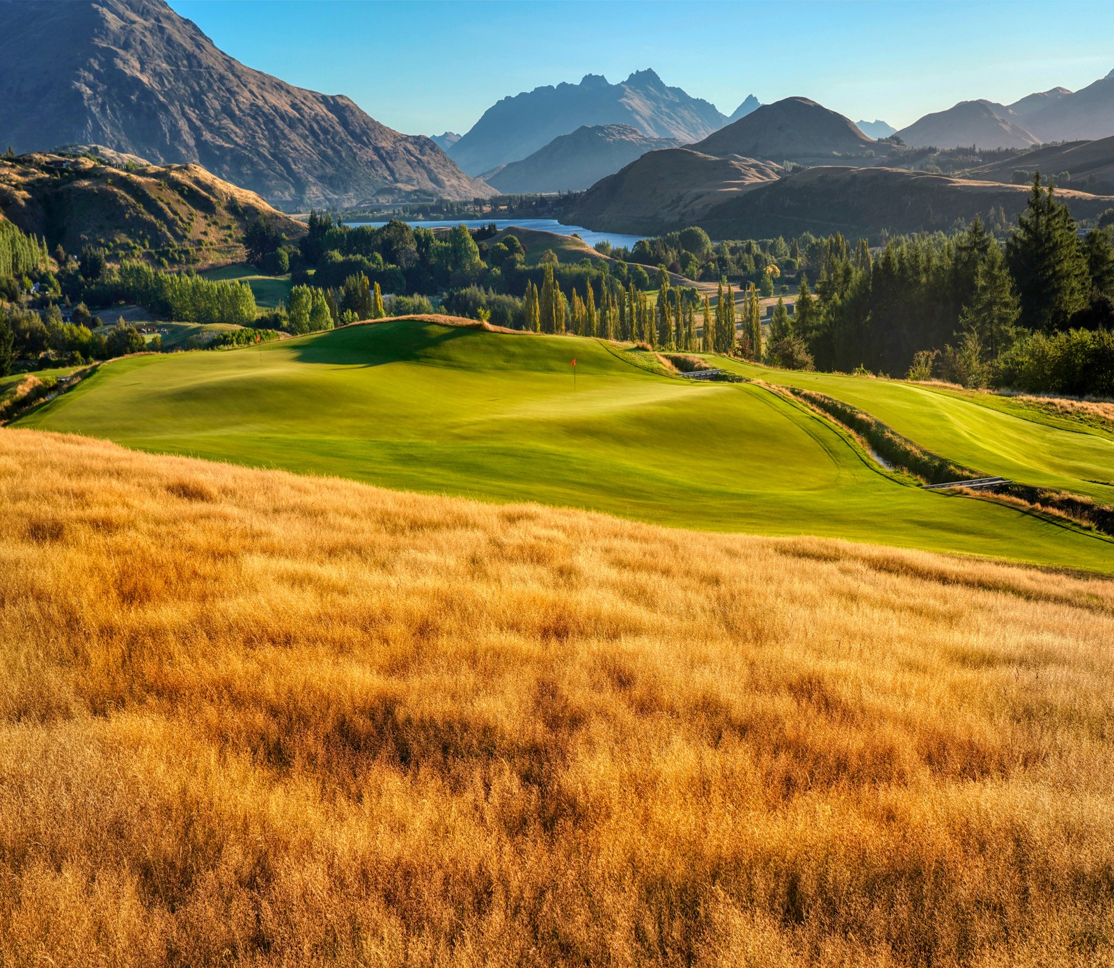 golf course, landscape, mountains, lake, par 3 wallpaper