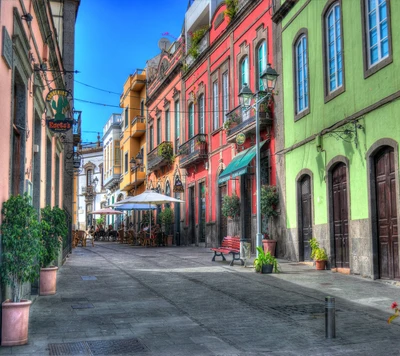 Rues colorées avec des maisons charmantes et des cafés en plein air