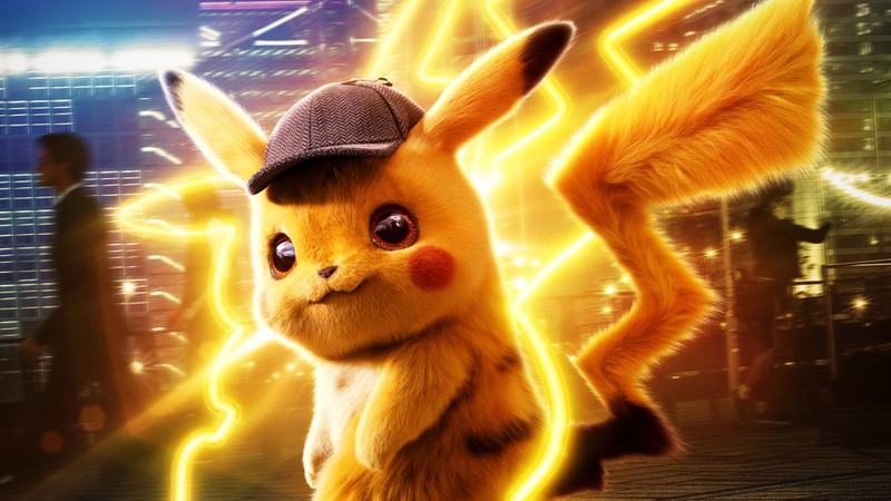 Крупный план персонажа пикачу в бейсболке (покемон детектив пикачу, pokemon detective pikachu, детектив пикачу, detective pikachu, фильм)