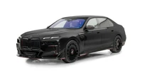 Mansory BMW 7 серии: Элегантный черный роскошный седан на белом фоне