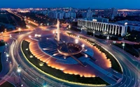 Paysage urbain nocturne d'un monument métropolitain