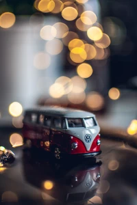 Modèle Volkswagen Type 2 avec arrière-plan bokeh