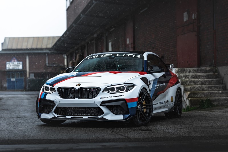 Гонщик bmw m28 gtr с логотипом bmw на передней части (manhart mh2 gtr, bmw m2 cs, 5k, машины, обои 4k)