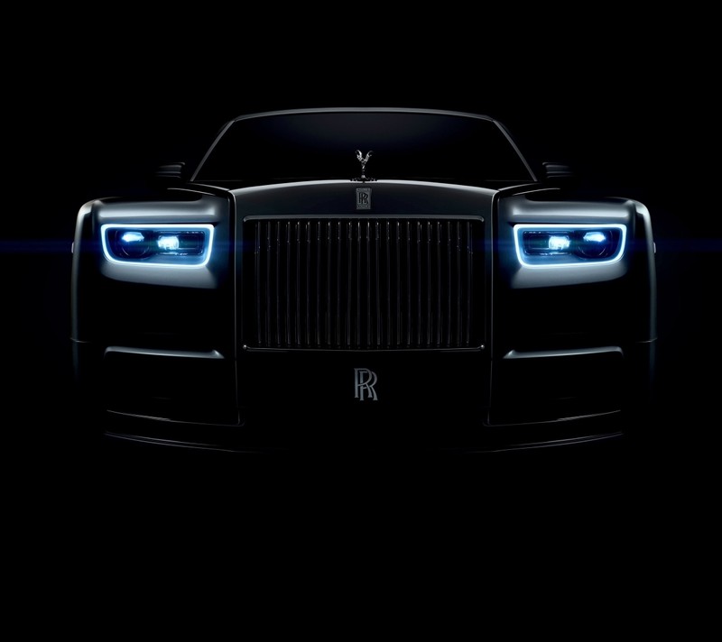 Черный автомобиль rolls royce в анфас. (британия, англия, england, фантом, роллс ройс)