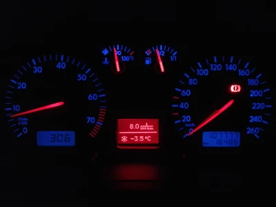 Volkswagen Golf IV Dashboard with Blue and Red Backlighting