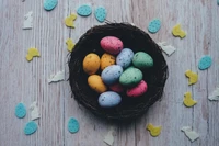 Nido de Huevos de Pascua Colorido: Una Dulce Celebración de la Primavera