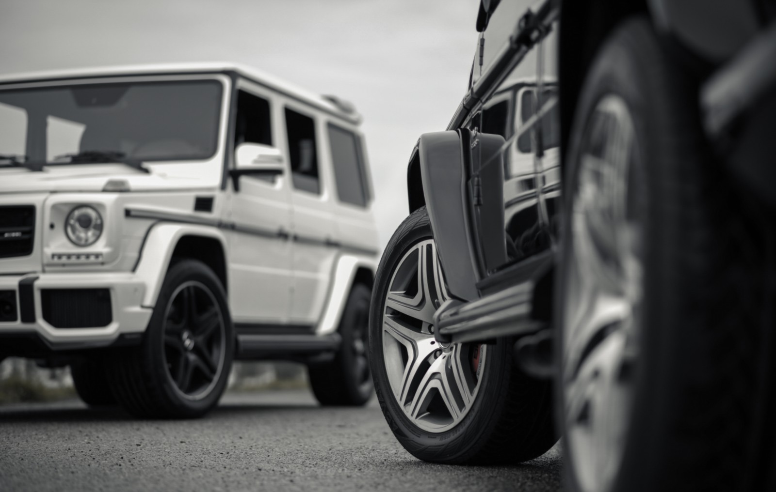 Mercedes g-class nu e um mercedes g-class (carro, pneu, roda, pneu automotivo, aro)