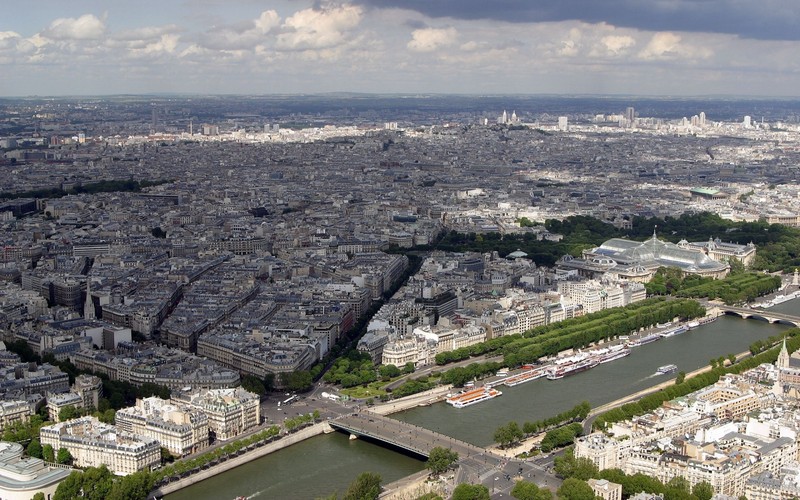 Арабский вид города с рекой и мостом (париж, paris, эйфелева башня, городская территория, пригород)