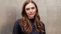 Elizabeth Olsen: Elegancia y Encanto en un Retrato