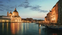 Evening Reflections of Venice: A Captivating Cityscape