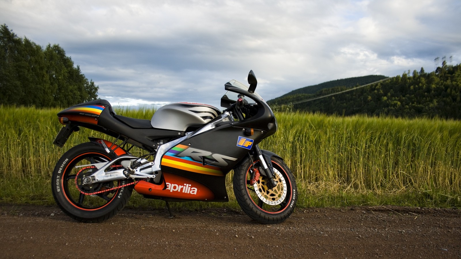 Téléchargez le fond d'écran aprilia, moto, aprilia rs125, aprilia rsv4, voiture