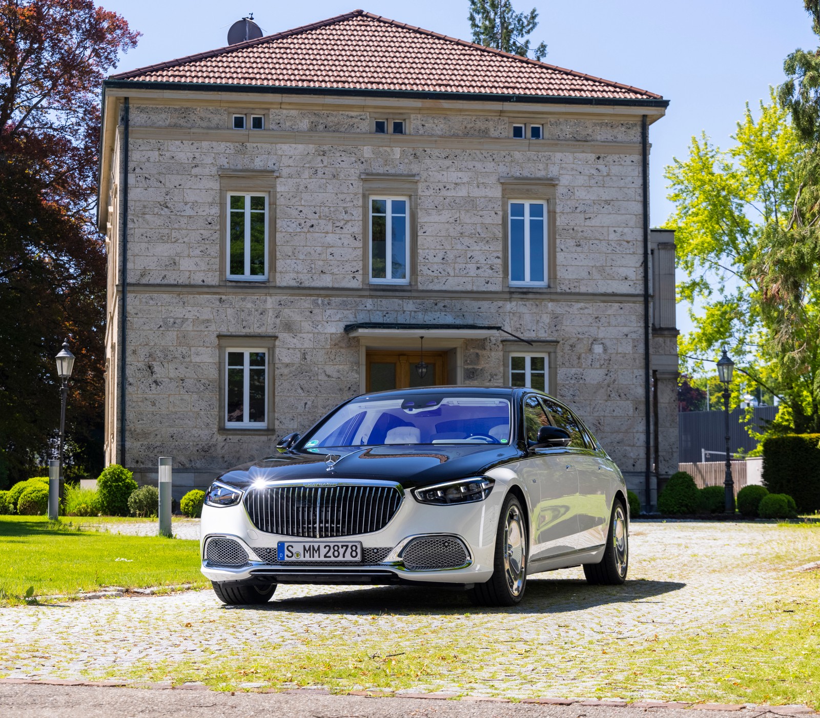 A grey mercedes s - class parked in front of a large house (mercedes maybach s 680 4matic, mercedes maybach s class, luxury sedan, 2021, 5k)