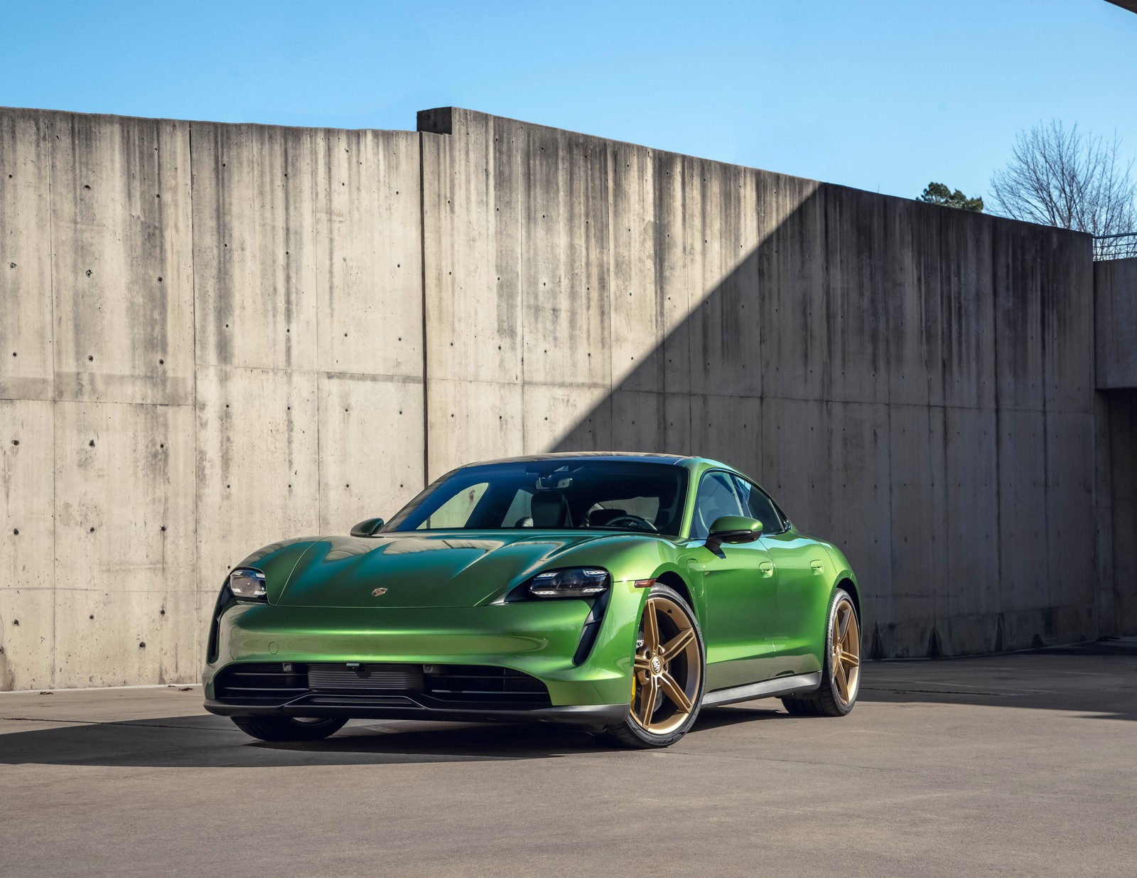 Un porsche verde (porsche taycan 4s, 8k, 2021, 5k, coches)