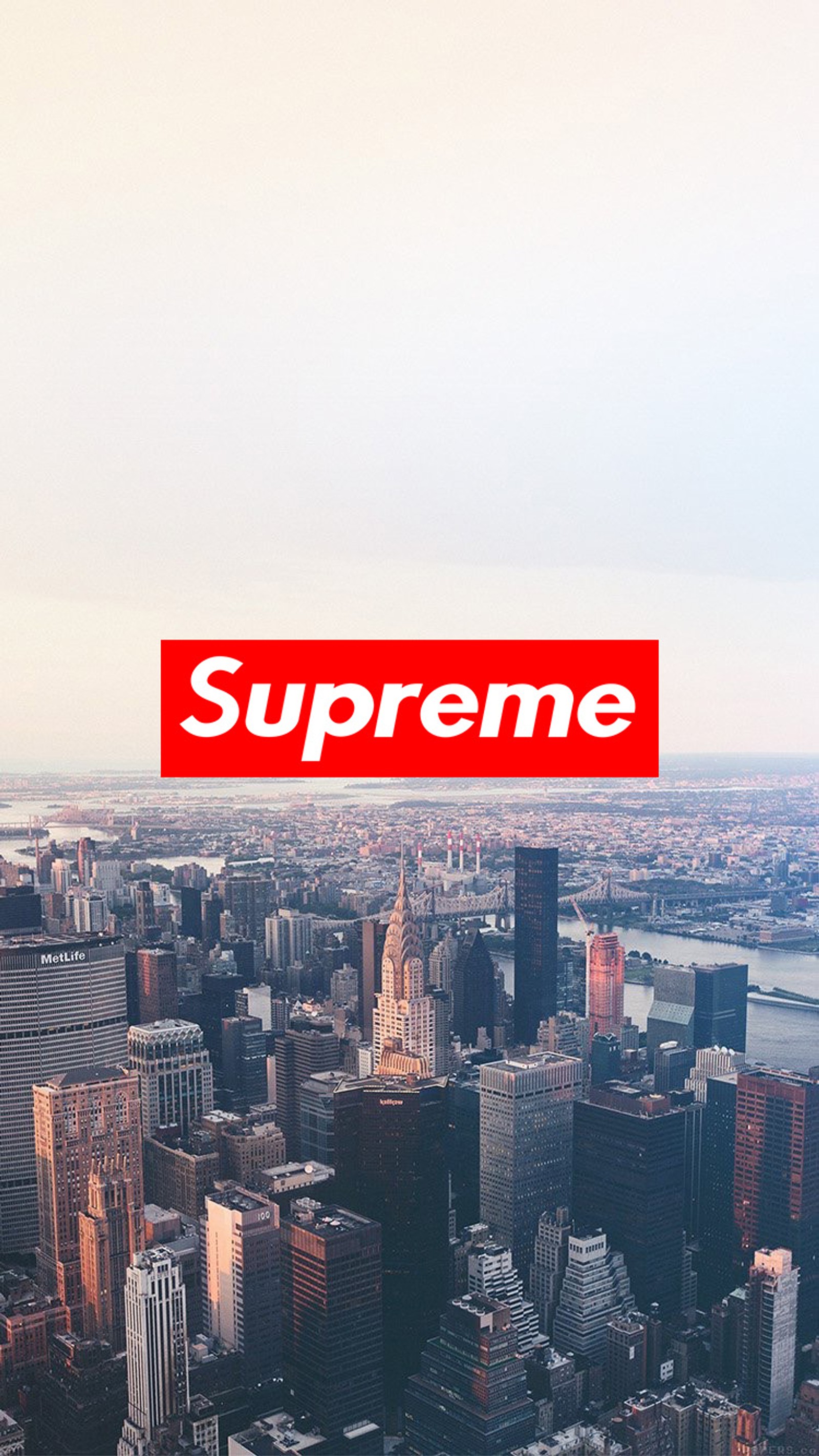 Supreme-box-logo über einer stadtsilhouette mit einem roten kasten darüber (stadtbild, landschaft, lichter, supreme)