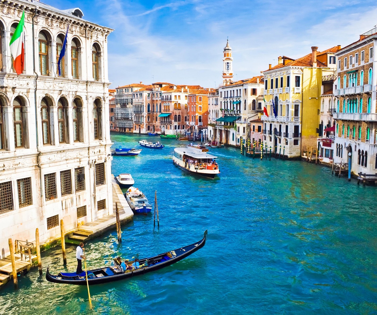 beautiful, boats, city, houses, italy Download Wallpaper