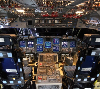 Cockpit avançado do ônibus espacial: Portal para a descoberta cósmica