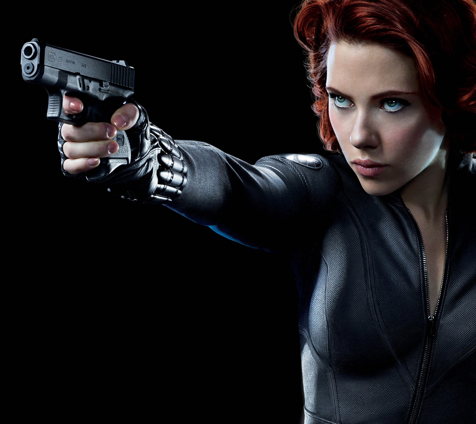 Arafed woman in black leather jacket holding a gun (avengers, black widow, marvel, natasha romannov)