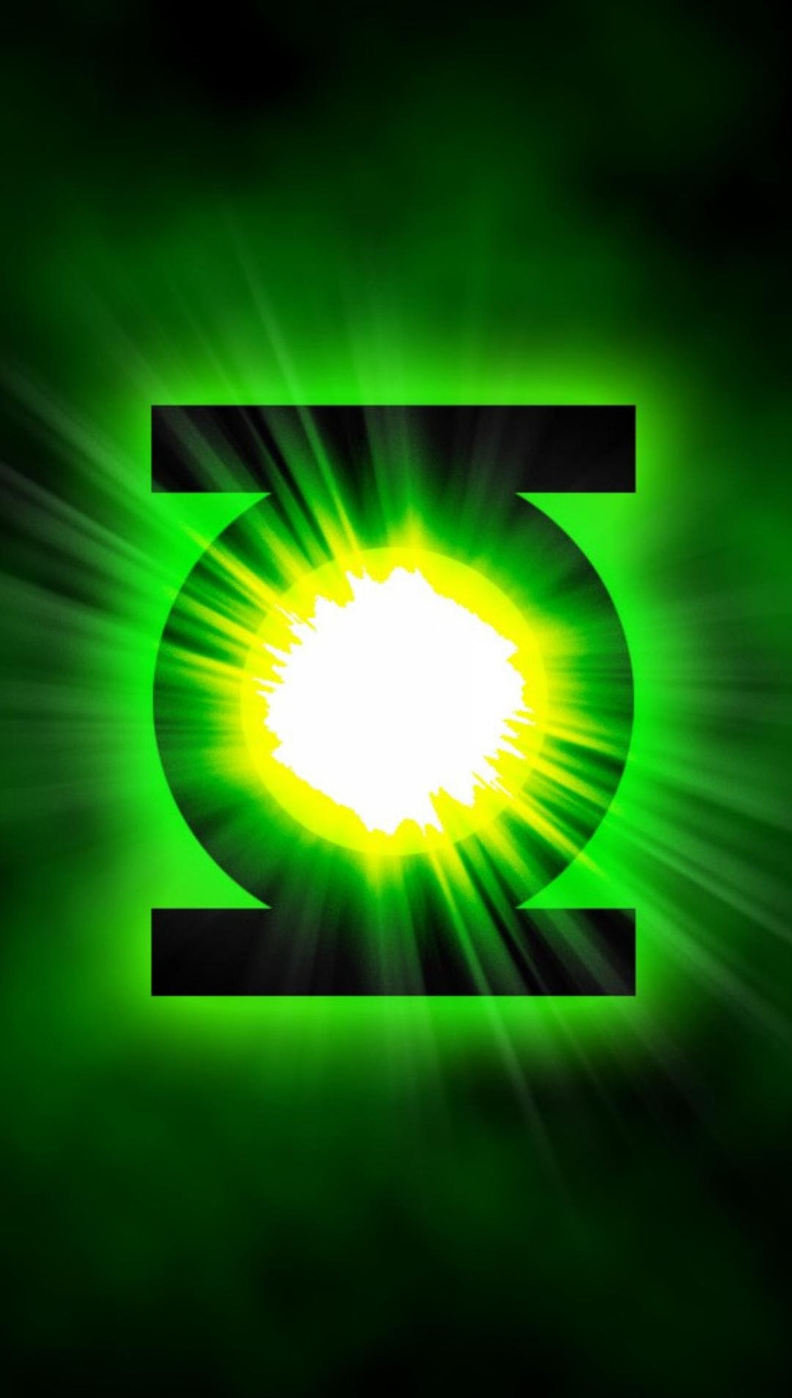 A close up of a green lantern logo with a bright light (gfsz, jpdt)