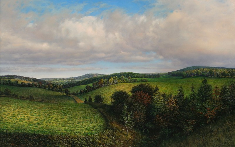 Peinture d'un paysage avec un champ vert et des arbres (nature, colline, hauts plateaux, sauvage, nuages)